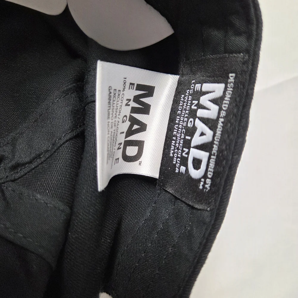 MAD Engine stylish black